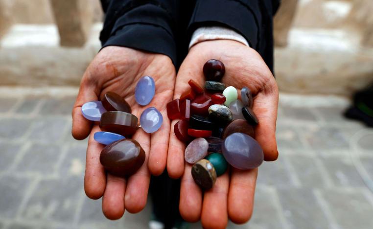 أحجار كريمة