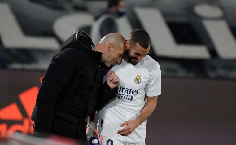  زيدان يعول على مواطنه بنزيمة في هز الشباك