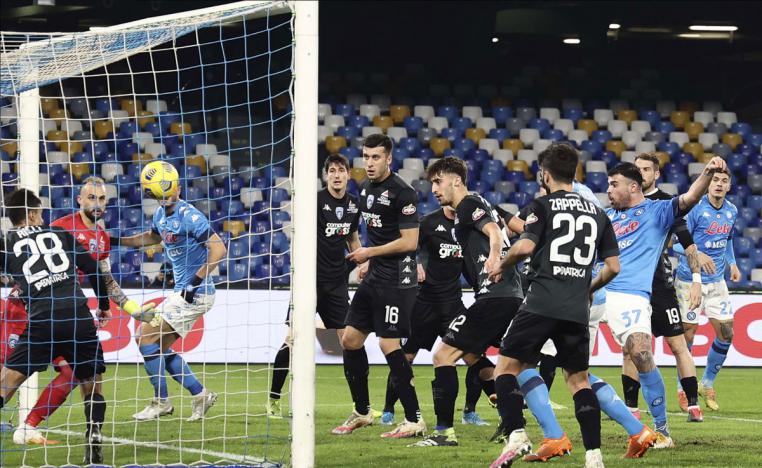 البلجيكي لوكاكو يمنح نابولي بطاقة التأهل في الدقيقة الأخيرة من الوقت الاضافي الثاني 