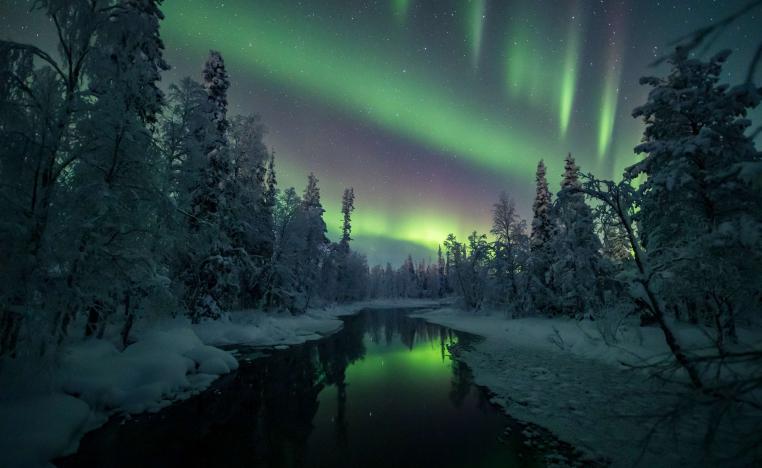  الشفق القطبي في سماء فنلندا
