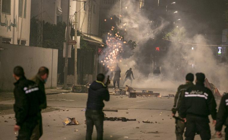 أعمال عنف ونهب ومواجهات بين المتظاهرين والشرطة في بعض المدن التونسية 