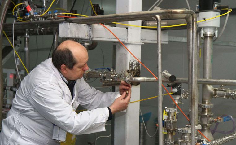 مفتش تابع للوكالة الدولية للطاقة الذرية يزور منشأة لتخصيب اليورانيوم بإيران