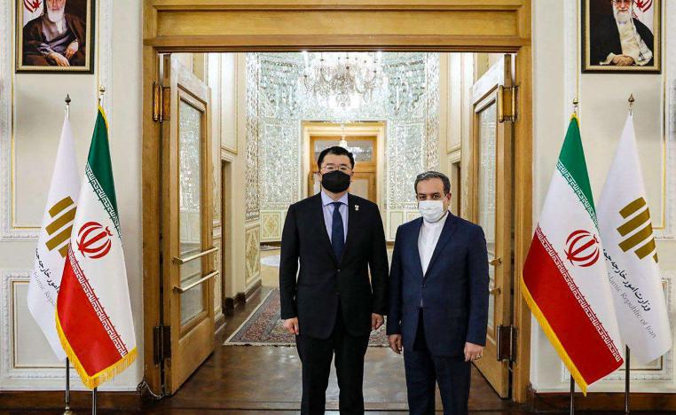 نائب وزيرة الخارجية الكورية الجنوبية تشوي جونغ-كون يلتقي نظيره الإيراني عباس عراقجي