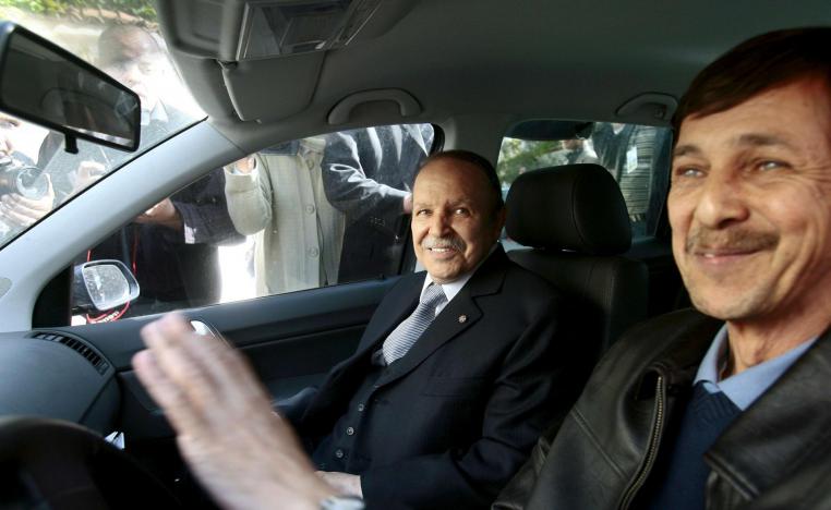 الرئيس الجزائري السابق عبدالعزيز بوتفليقة وشقيقه سعيد بوتفليقة