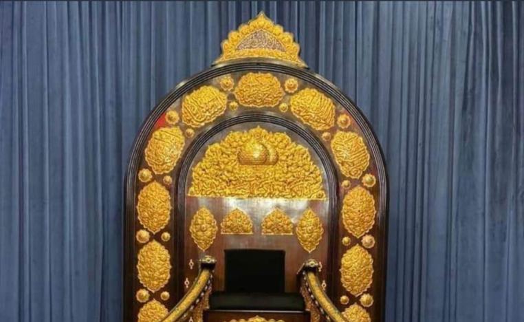 منبر من الذهب في حسينية في بغداد