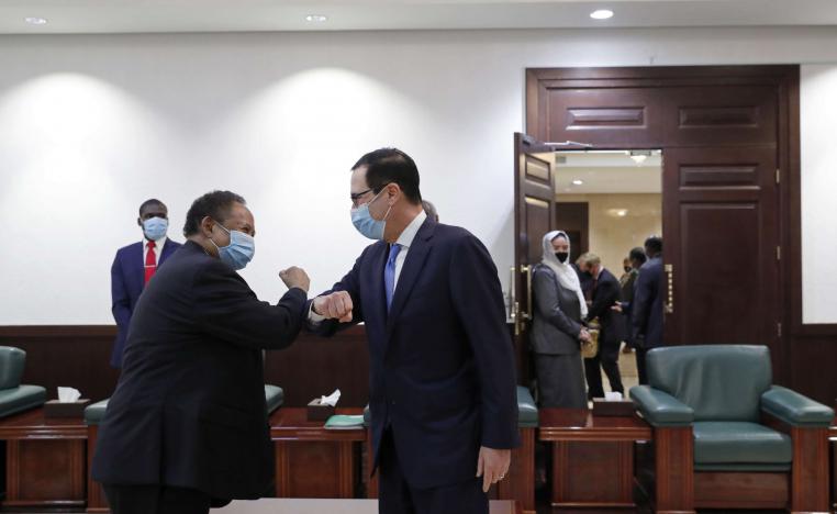 وزير الخزانة الأميركي ستيفن منوشن في لقاء برئيس الحكومة السودانية عبدالله حمدوك