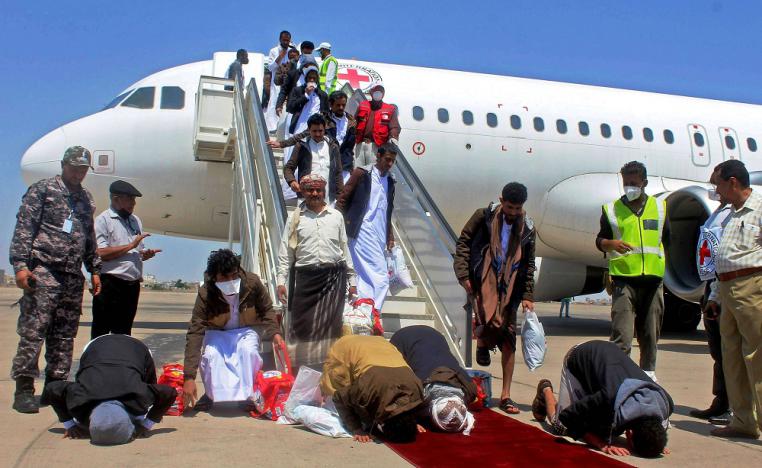 الحكومة اليمنية تكثف جهودها لتخليص بقية الأسرى من سجون الحوثيين