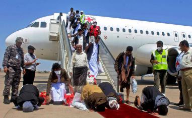 الحكومة اليمنية تكثف جهودها لتخليص بقية الأسرى من سجون الحوثيين