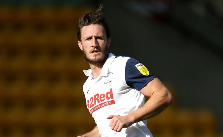 فريق 'الحمر' يعالج معاناته الكبيرة في مركزي قطب الدفاع اثر اصابة فان دايك وغوميز