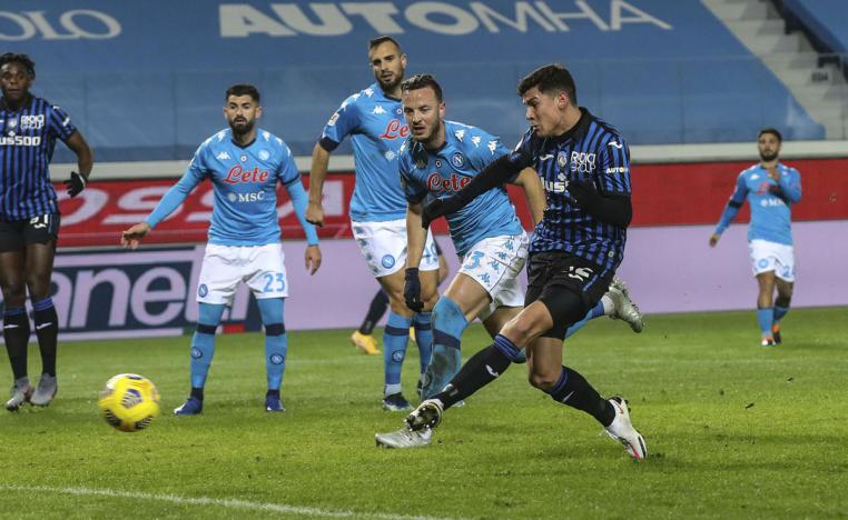 أتالانتا يجرد نابولي من اللقب 