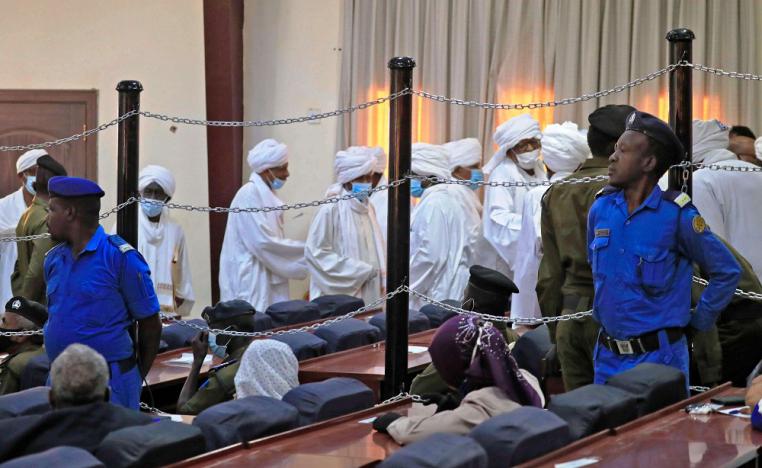 محاكمة الرئيس السوداني المعزول عمر البشير وقيادات في نظامه