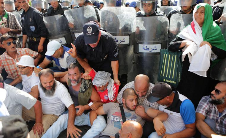 القمع في الجزائر يفاقم الغليان الشعبي