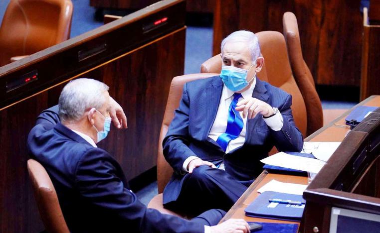 رئيس الوزراء الإسرائيلي نتنياهو وخصمه وزير الدفاع بيني غانتس