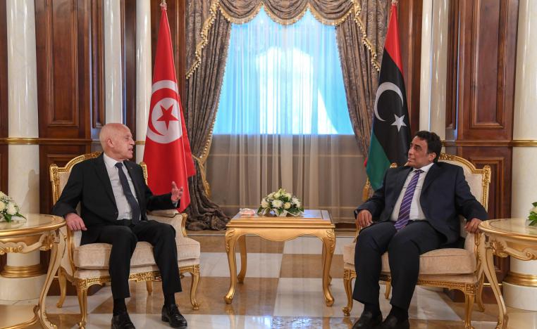 الرئيس التونسي قيس سعيّد ومحمد المنفي رئيس المجلس الرئاسي الجديد في ليبيا 