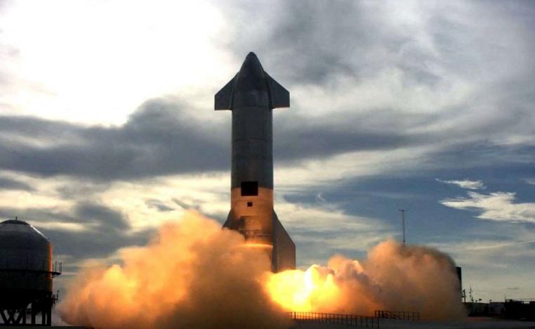 نموذج أوليّ غير مأهول لصاروخ "ستارشيب" الفضائي العملاق 