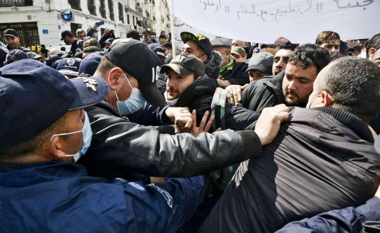 التغييرات الأمنية في الجزائر.. محاولة لاحتواء الحراك الشعبي