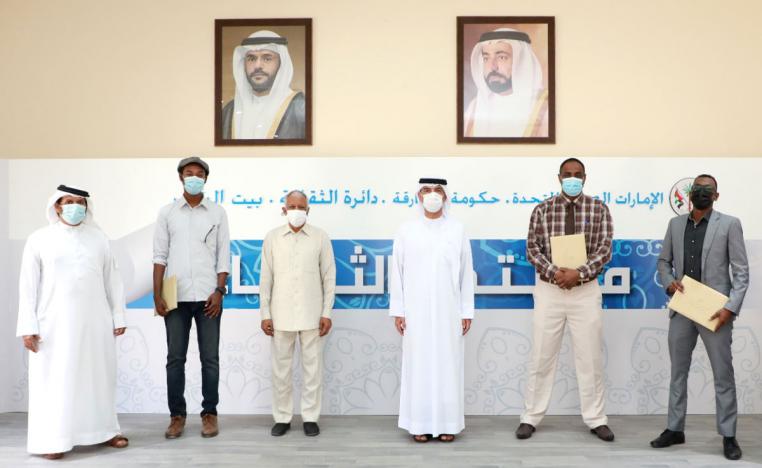 يا فكرةَ الطينِ إنَّا منكِ ننتسِبُ