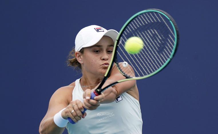 لاعبة التنس الاسترالية تحقق فوزا في وقت قياسي على التراب الاخضر في تشارلستون