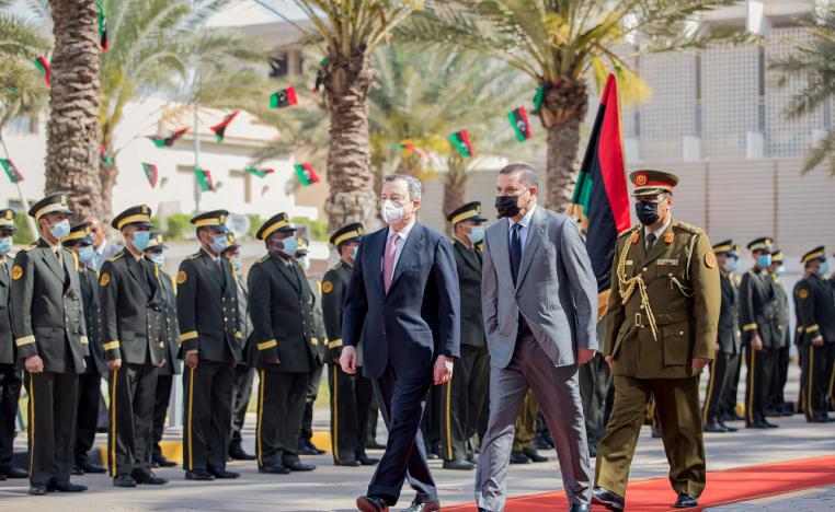 رئيس الوزراء الليبي عبدالحميد الدبيبة (يمين) يستقبل نظيره الإيطالي ماريو دراغي 