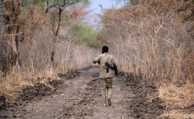 حارس في منتزه الدندر الوطني في السودان