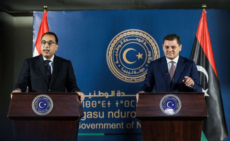 مصطفى مدبولي رئيس الوزراء المصري مع نظيره الليبي عبدالحميد الدبيبة 