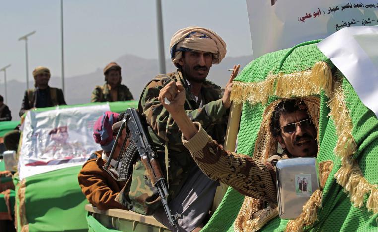 الحوثيون يكثفون هجومهم على مأرب عبر "موجات لا تتوقف" من المقاتلين