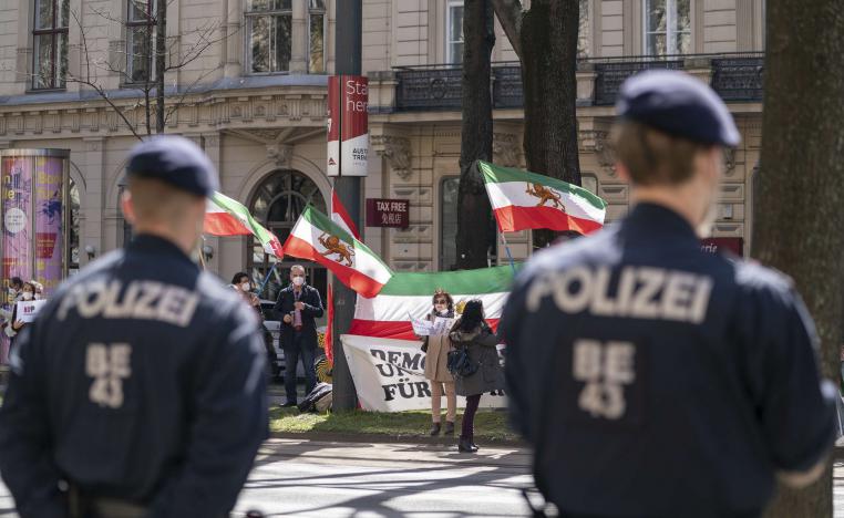 أجواء مشحونة خلف الأبواب المغلقة لاجتماع فيينا وسط اشتراطات إيرانية