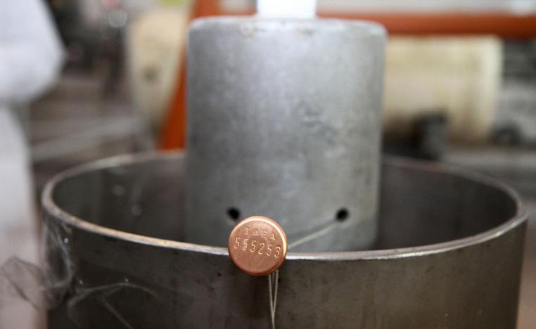 معركة الكترونية في نطنز