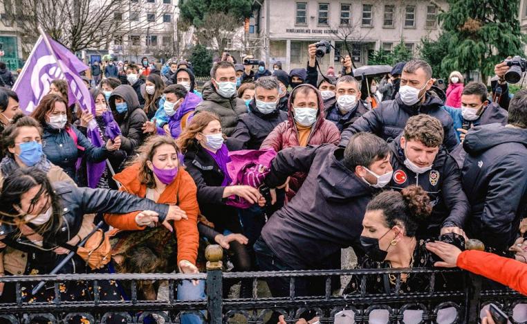 استياء في تركيا بسبب قمع السلطات