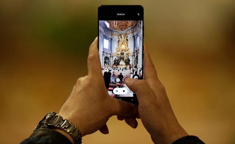 استعمال الهواتف الذكية