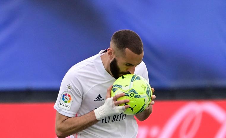 مهاجم ريال مدريد يؤكد انه يعود للمنتخب لاضافة القليل للتشكيلة القوية