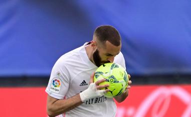 مهاجم ريال مدريد يؤكد انه يعود للمنتخب لاضافة القليل للتشكيلة القوية