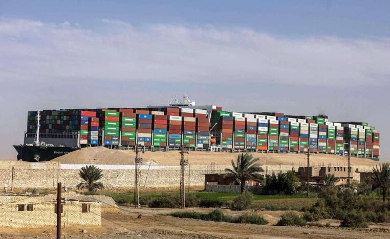 إيفر غيفن رهن الاحتجاز 