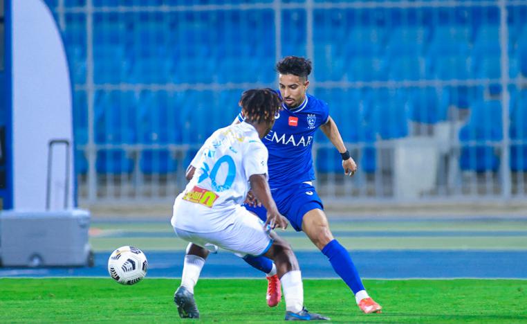 الهلال يخالف التوقعات ويتعثر