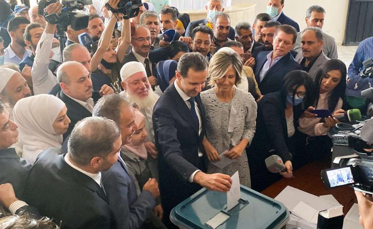 الاسد يدلي بصوته في دوما قرب موقع هجوم 2018 الكيمياوي