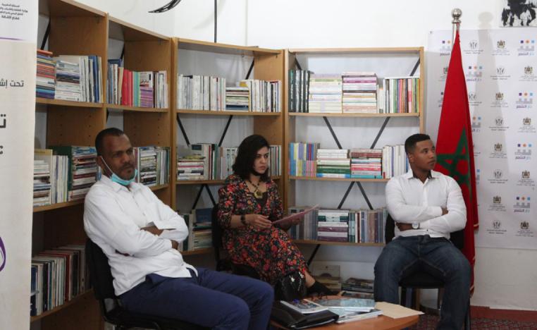 وحدي تراقبني الأحزان