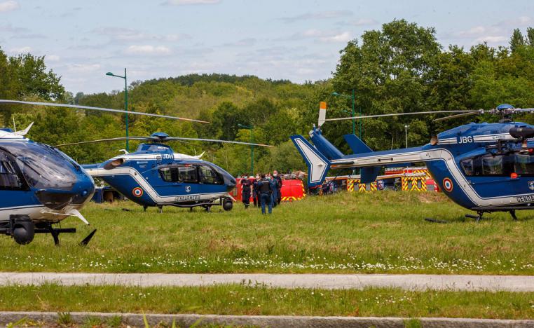ملاحقة ارهابي طعن شرطية في فرنسا