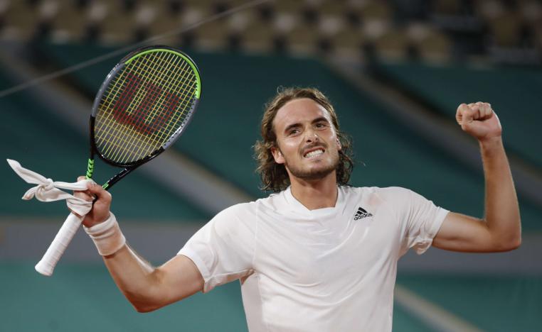 مدفيديف يحرز لقبه الثاني في الموسم