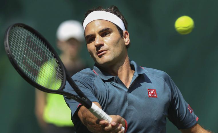 خسارة مفاجئة للأسطورة السويسرية على ملاعب العشبية