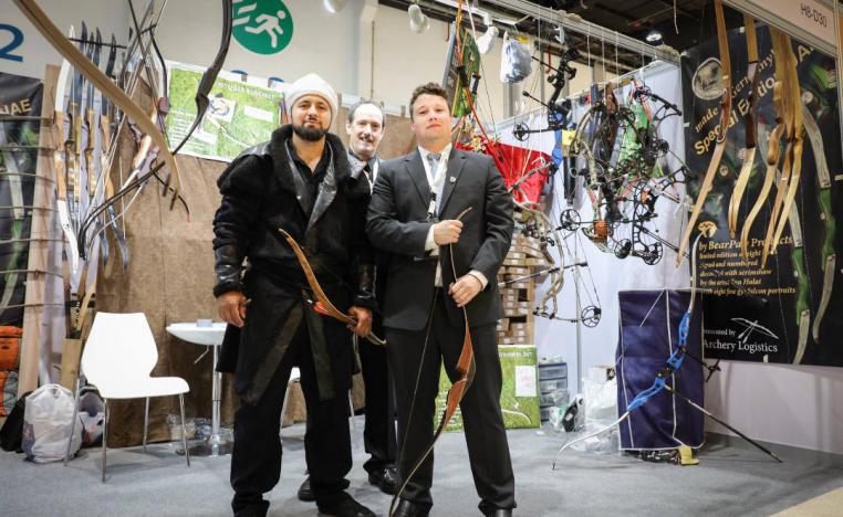 تجربة محاكاة حيّة فريدة من نوعها لهواة الرماية بالقوس والسهام 