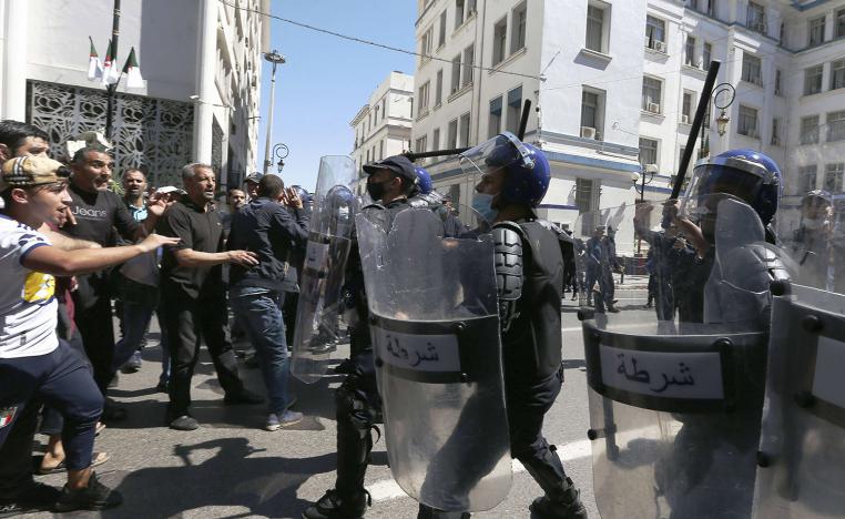 CNLD: around 300 people are currently behind bars on charges related to the Hirak