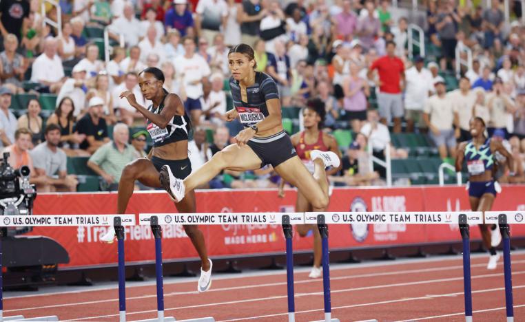 ماكلافلين تكتب التاريخ، ومحمد تقاتل