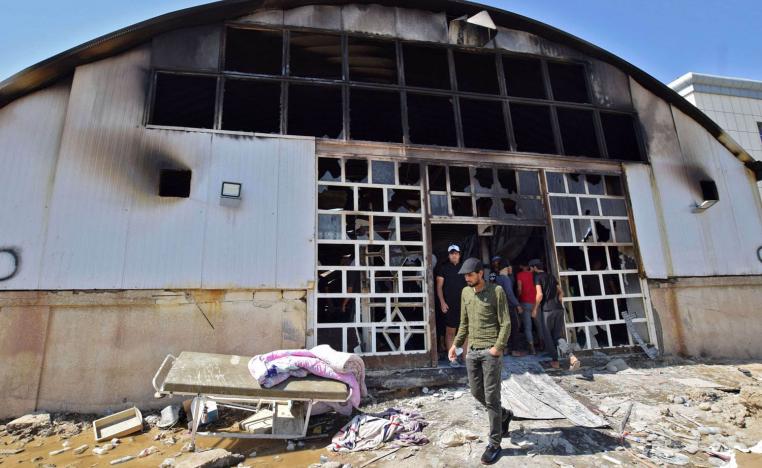 علامات الحريق على مستشفى الحسين في الناصرية