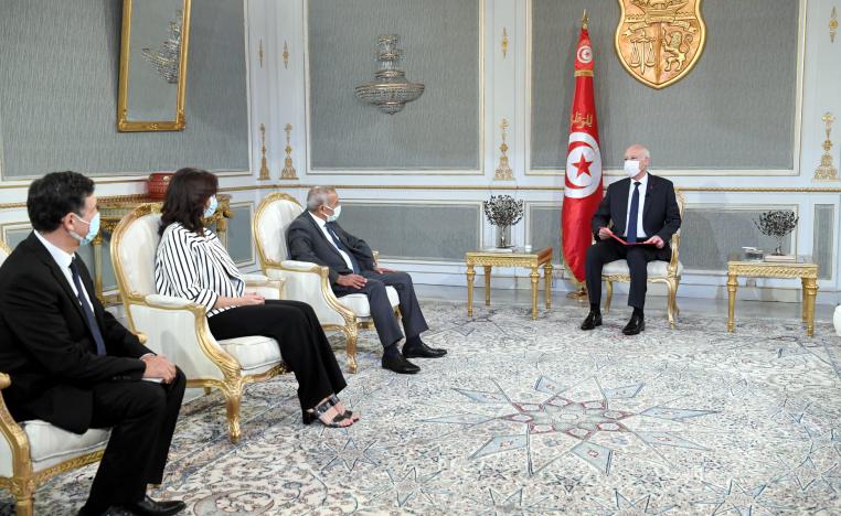 الرئيس التونسي يتحرك على أكثر من جبهة في حربه على الفساد