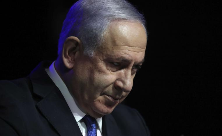 نتانياهو يغادر المقر في جنح الليل