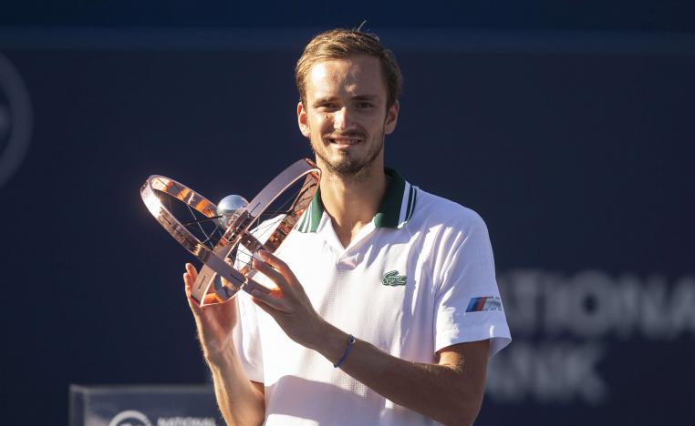 لاعب التنس الروسي يخوض خامس نهائي له في دورات الماسترز ألف نقطة