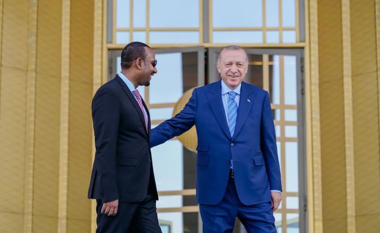 "صانع سلام" منحاز 