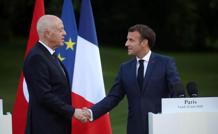 الرئيس الفرنسي ايمانويل ماكرون ونظيره التونسي قيس سعيد