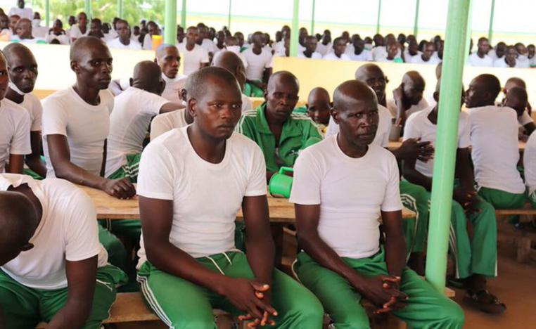 بعد سنوات اعتقال انتهى المطاف بالمنتسبين لمعسكرات التأهيل من دون مال وعمل (الصورة عن مجموعة الأزمات الدولية)