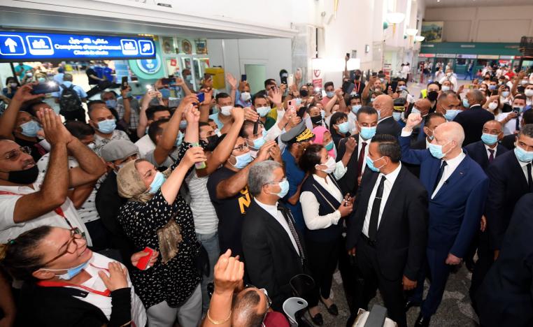 الرئيس التونسي قيس سعيد في مطار قرطاج